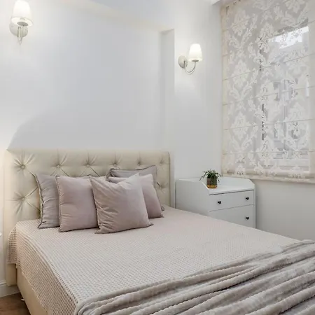 Cozy, Bright, Old Town Located, Whole Apartament