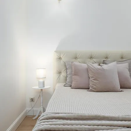 Apartament Cozy, Bright, Old Town Located, Whole *